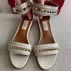 Valentino Sandals size 36 like new, third party authentication posted!